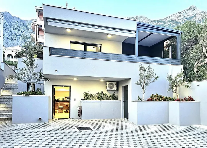 Apartments Deluxe Vucko