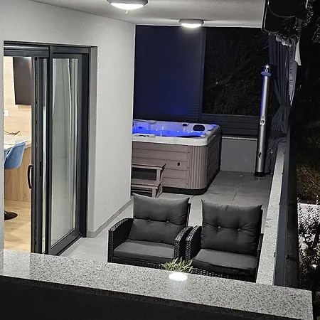 Apartments Deluxe Vucko Makarska Exterior foto
